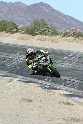 media/Dec-04-2025-Racers Edge (Thu) [[5ebc9f124d]]/3-B Group/7-Session 4 (Turn 10 Inside)/